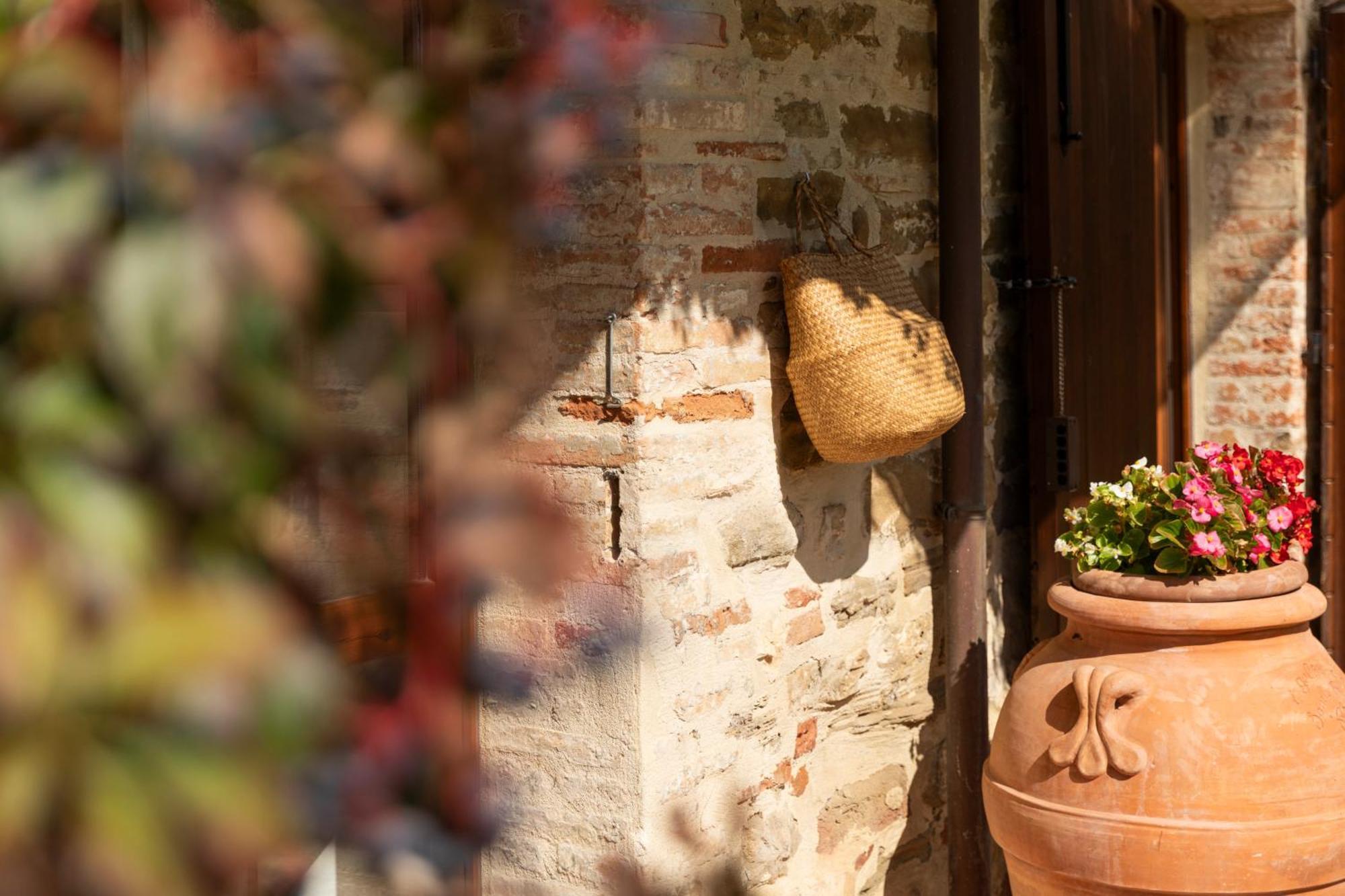 Agriturismo I Gelsi Di Santa Cristina กุบบีโอ ภายนอก รูปภาพ