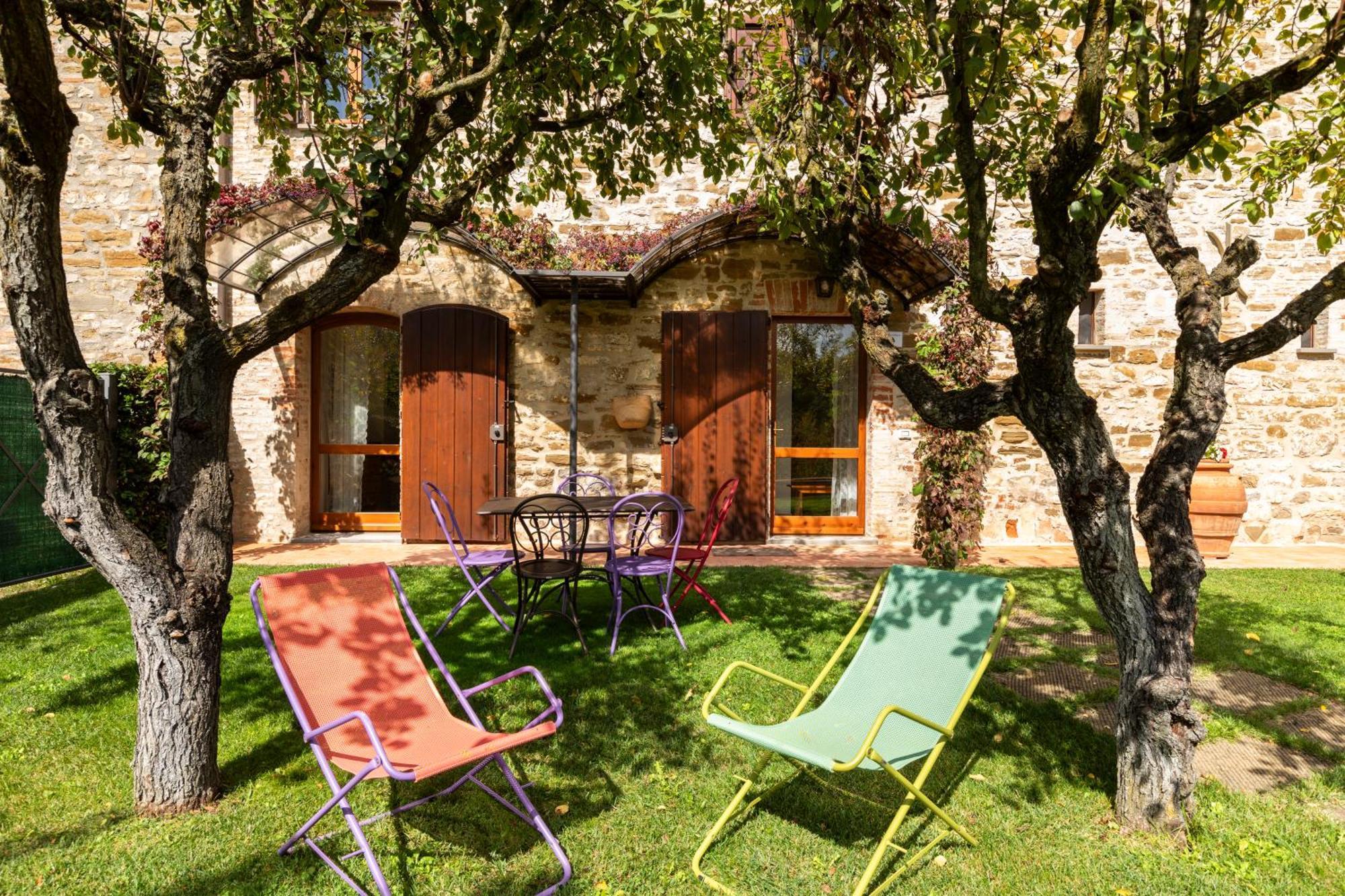 Agriturismo I Gelsi Di Santa Cristina กุบบีโอ ภายนอก รูปภาพ