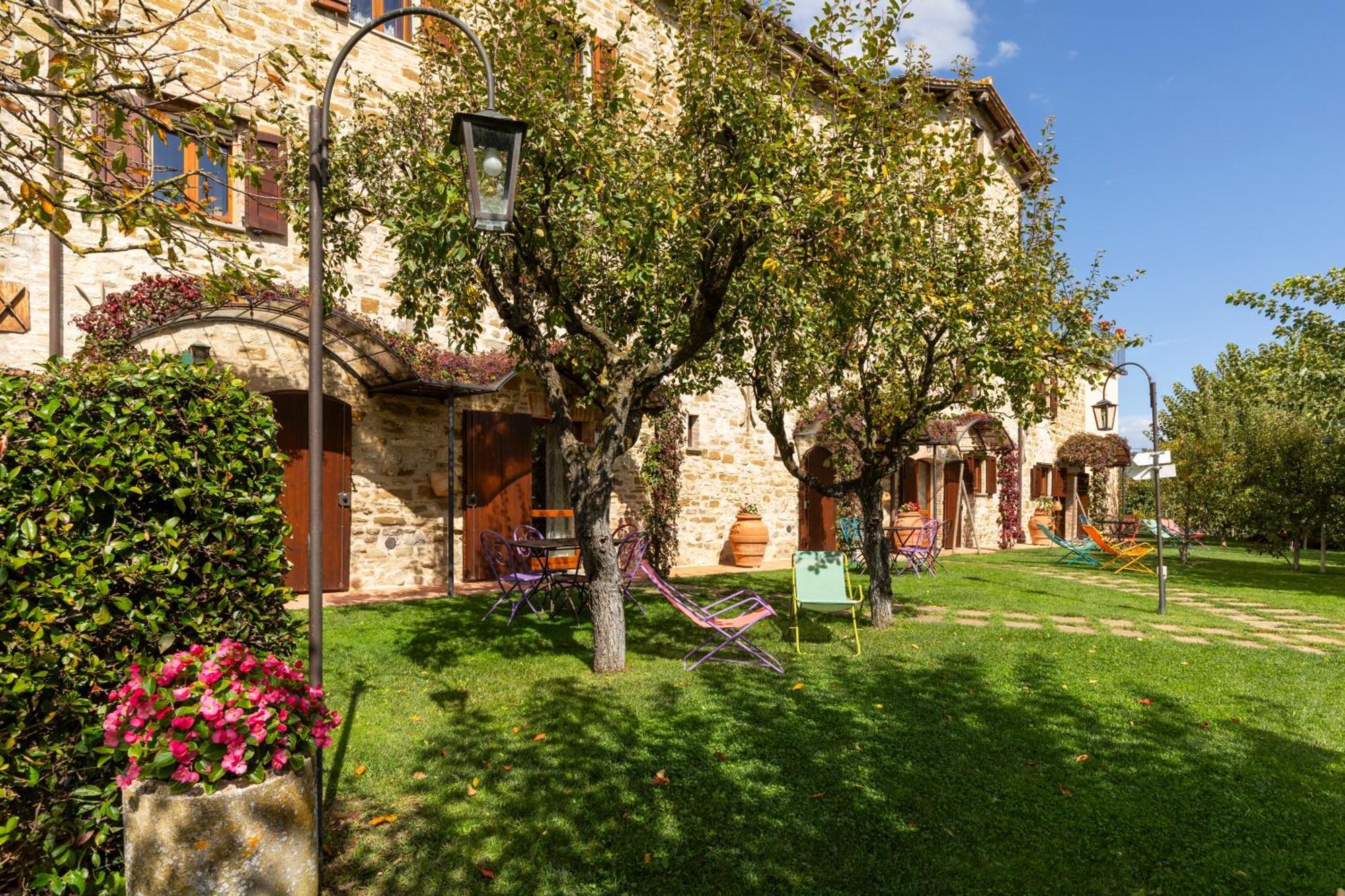 Agriturismo I Gelsi Di Santa Cristina กุบบีโอ ภายนอก รูปภาพ