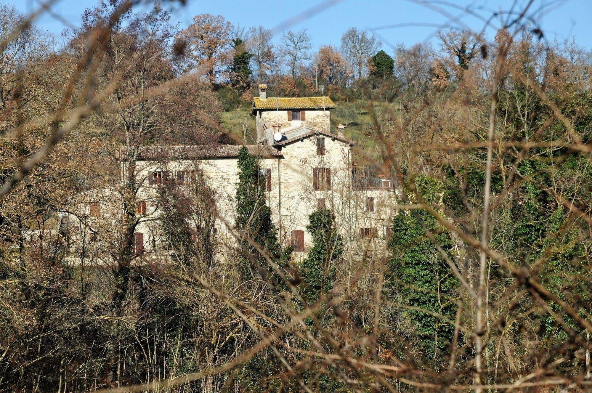 Agriturismo I Gelsi Di Santa Cristina กุบบีโอ ภายนอก รูปภาพ